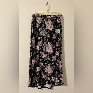 American Eagle Skirt, Size: medium, waistband stretches